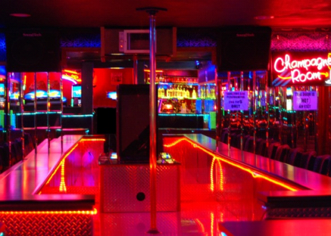 Presleys-Playhouse-Cabaret-in-Salem-Oregon-1
