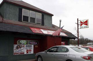 Sasnaks-bar-Strip-Club-in-Topeka-1