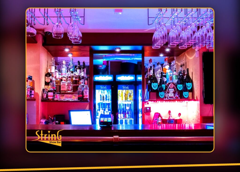 Bar with champagne and cocktails at String Showbar Oslo